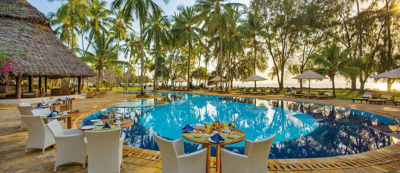 Bluebay Beach Resort and Spa 1