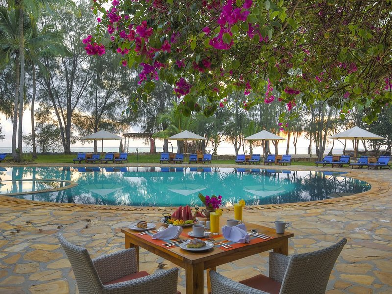 Bluebay Beach Resort & Spa 1