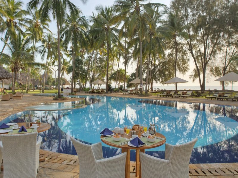 Bluebay Beach Resort & Spa 2