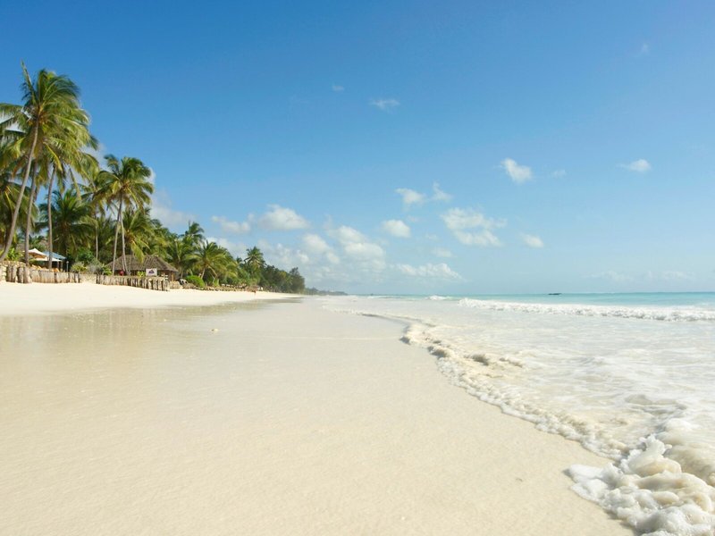 Bluebay Beach Resort & Spa 8