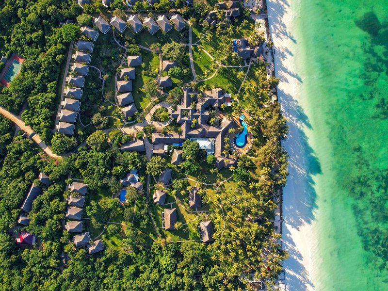 Bluebay Beach Resort & Spa 12