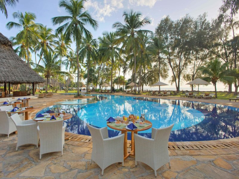 Bluebay Beach Resort & Spa 18