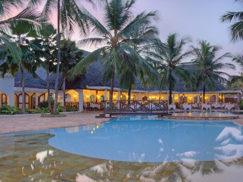 Bluebay Beach Resort & Spa 20