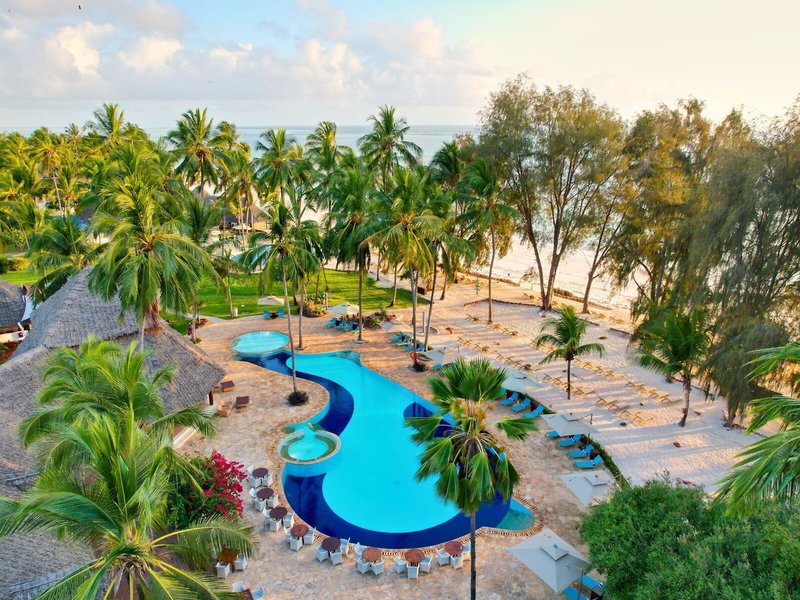 Bluebay Beach Resort & Spa 22