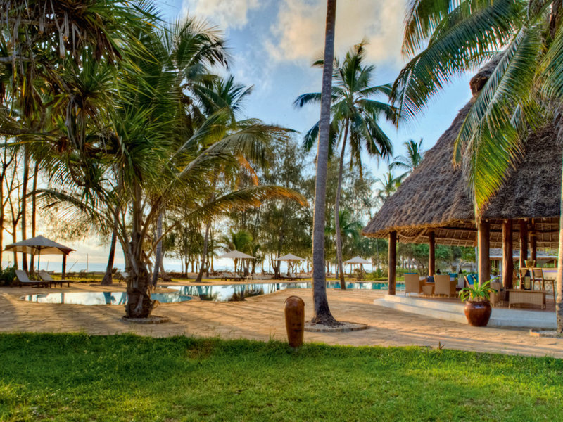 Bluebay Beach Resort & Spa 33