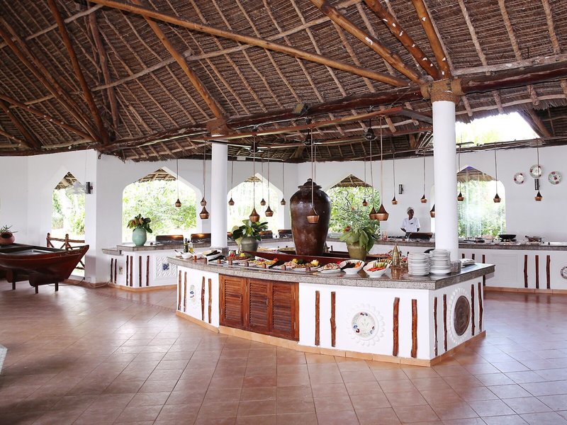 Bluebay Beach Resort & Spa 37