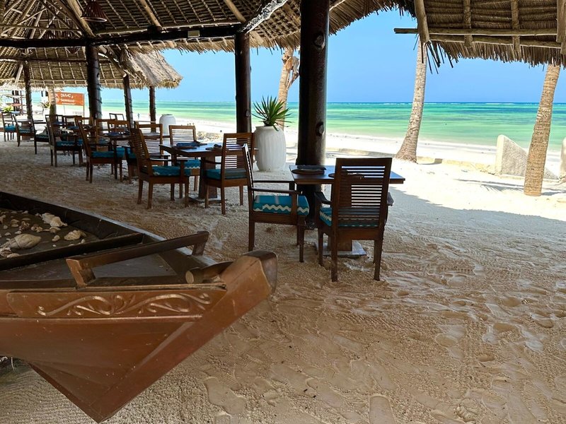 Bluebay Beach Resort & Spa 44