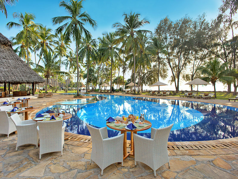 Bluebay Beach Resort & Spa 2