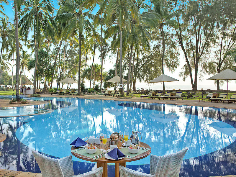 Bluebay Beach Resort & Spa 6