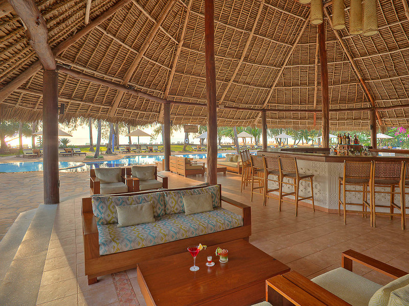 Bluebay Beach Resort & Spa 11