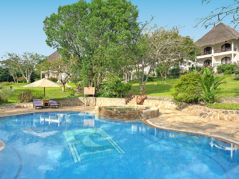 Bluebay Beach Resort & Spa 13