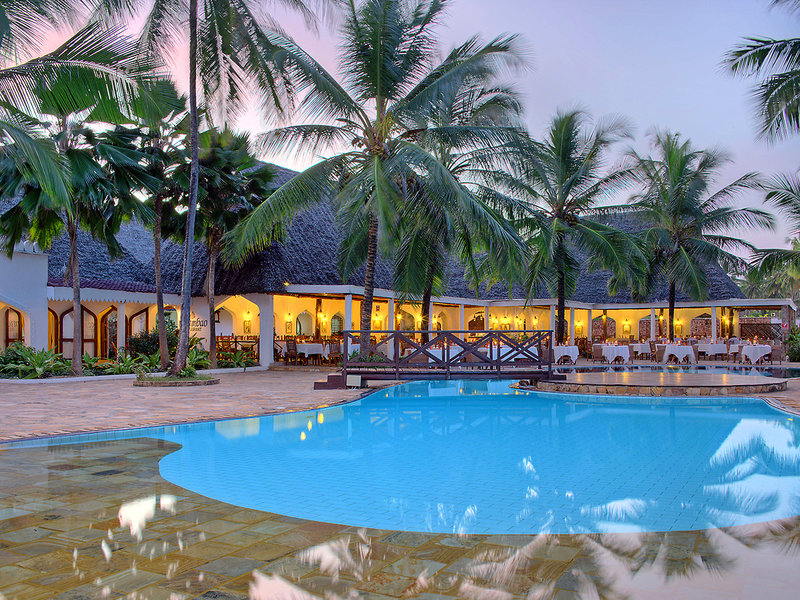 Bluebay Beach Resort & Spa 16