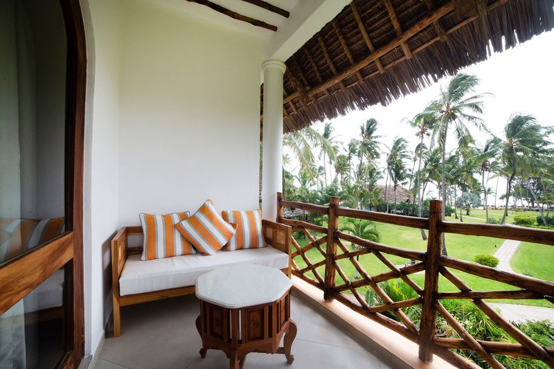 Bluebay Beach Resort & Spa 24