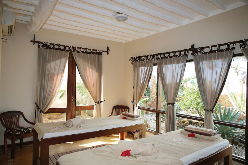 Bluebay Beach Resort & Spa 20