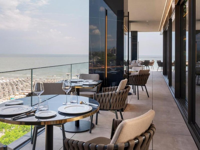 The Promenade Luxury Wellness Hotel 19