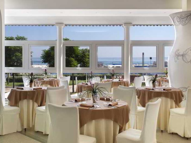 The Promenade Luxury Wellness Hotel 21