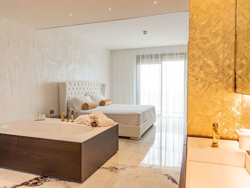 The Promenade Luxury Wellness Hotel 40