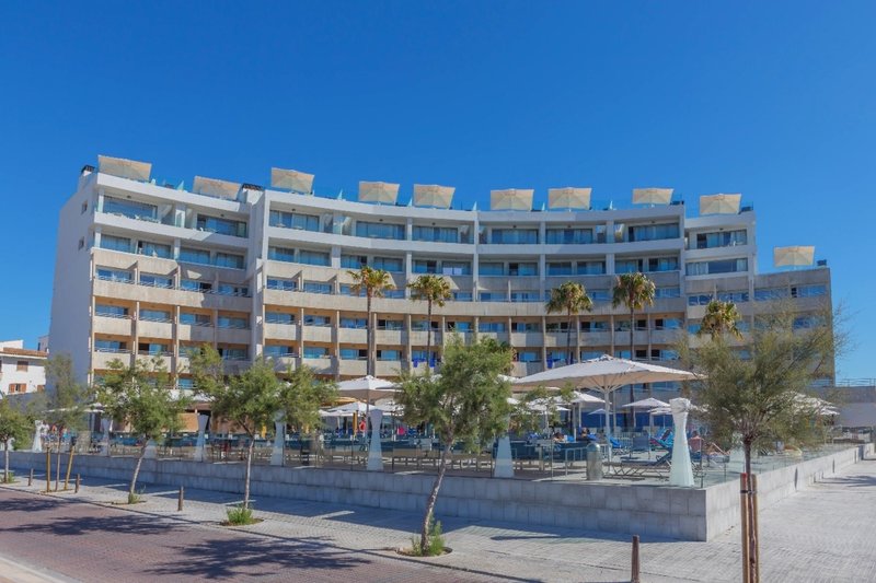 Aparthotel Fontanellas Playa 1
