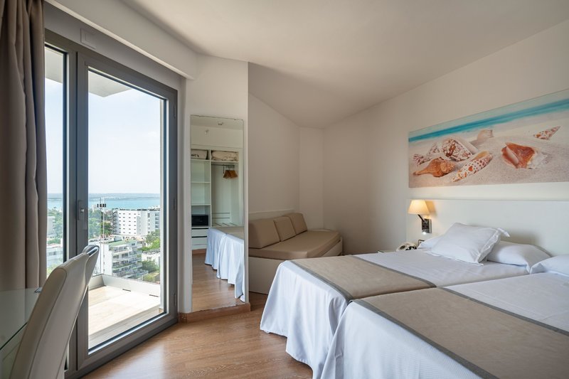THB Maria Isabel 15