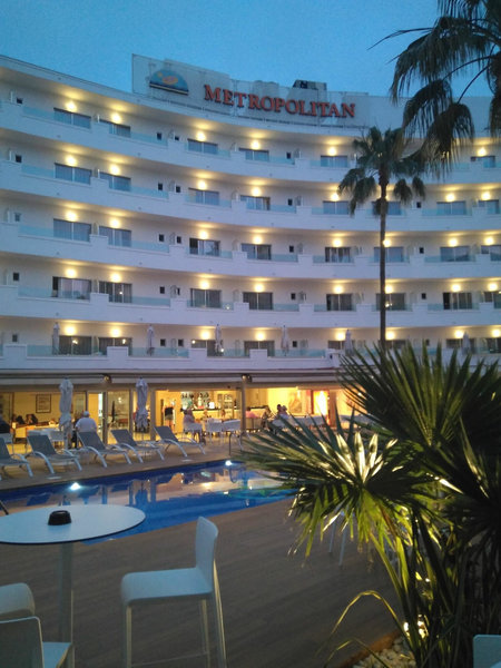 Metropolitan Playa Hotel 13