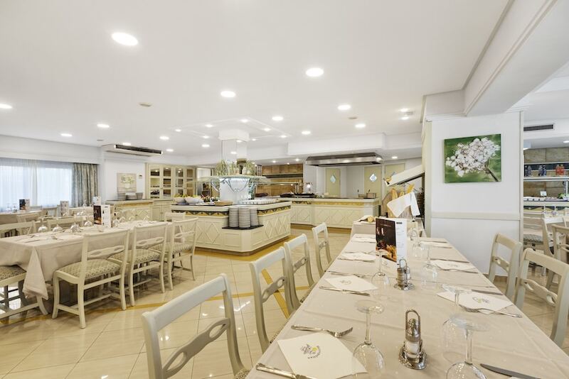 Metropolitan Playa Hotel 8