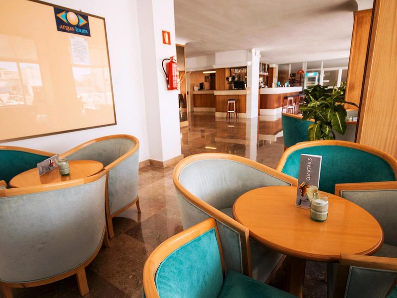 Amic Miraflores 21