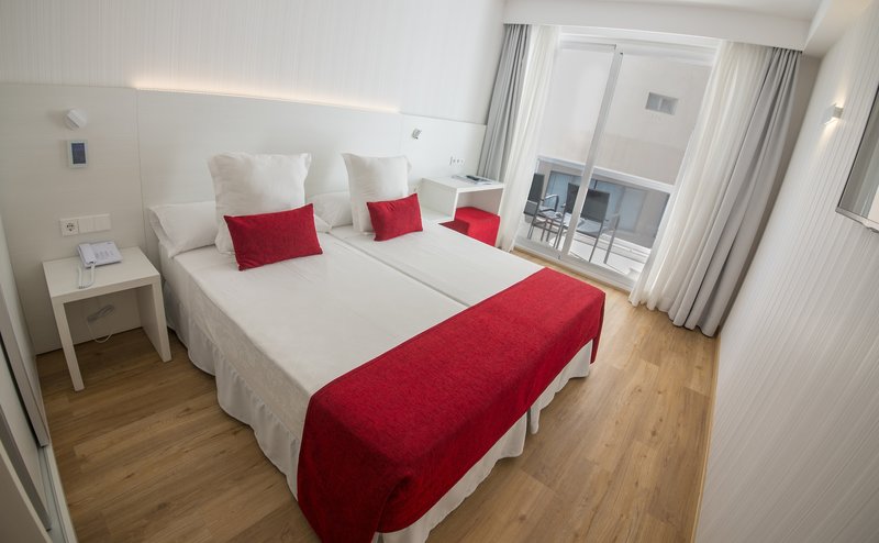 HN Negresco Beach Hotel 6
