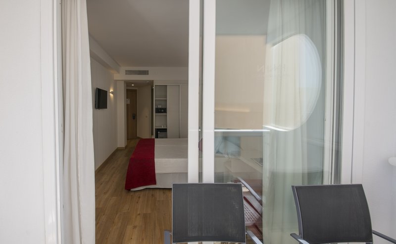HN Negresco Beach Hotel 7