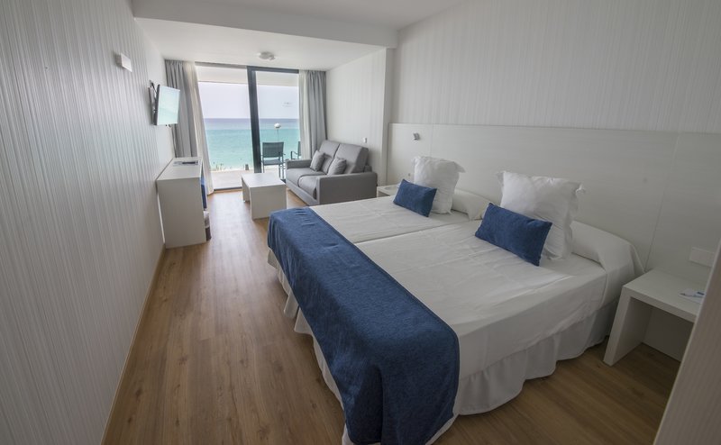 HN Negresco Beach Hotel 8
