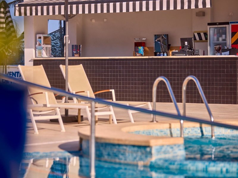 Universal Hotel Neptuno 26