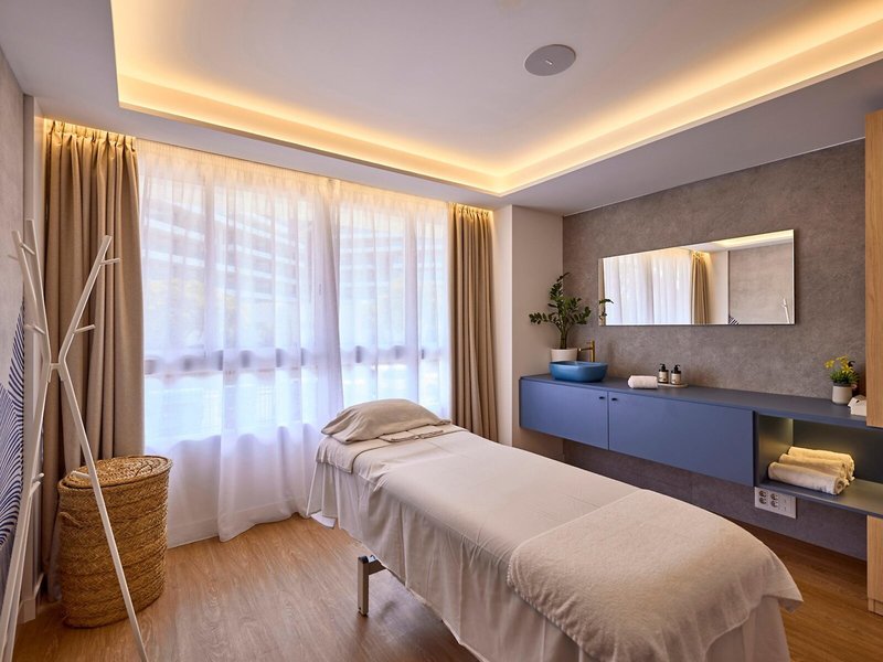 Universal Hotel Neptuno 33