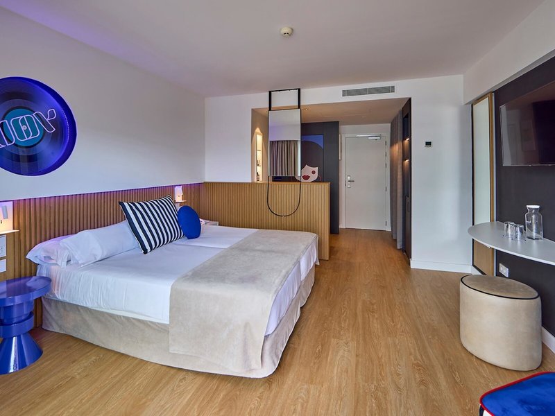 Universal Hotel Neptuno 36