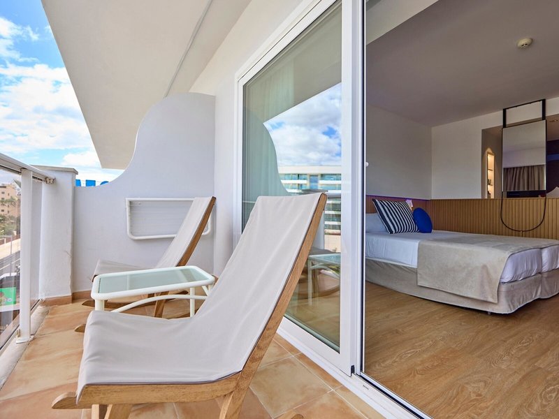 Universal Hotel Neptuno 39