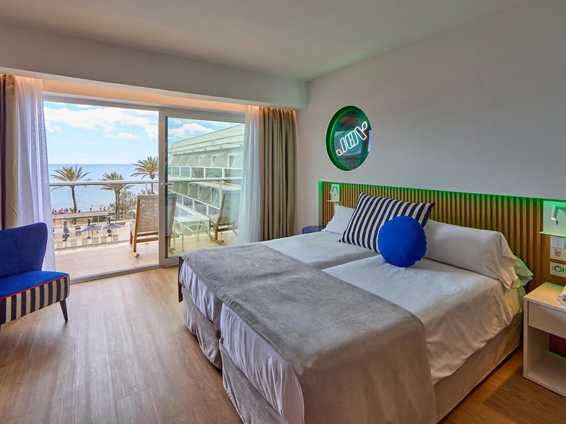 Universal Hotel Neptuno 40