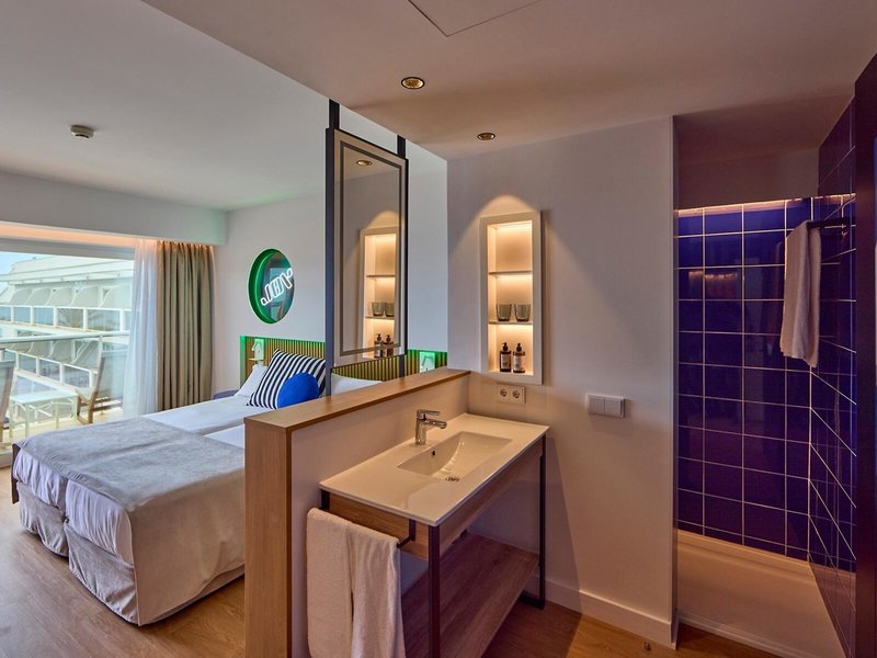 Universal Hotel Neptuno 41