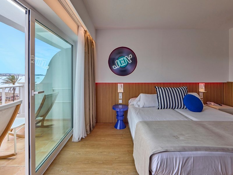 Universal Hotel Neptuno 46