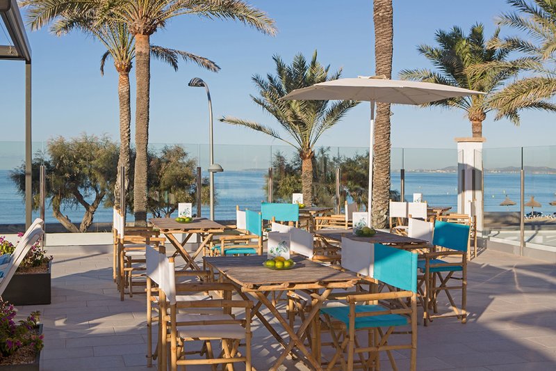 Universal Hotel Neptuno 8