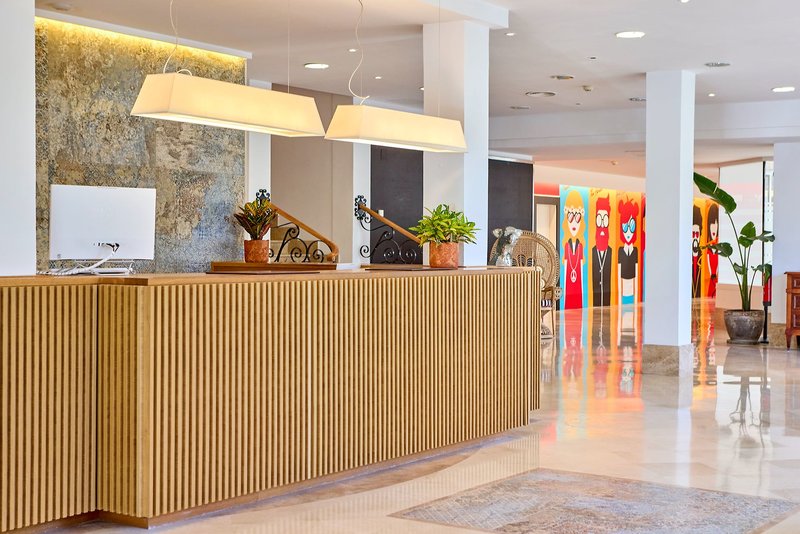 Universal Hotel Neptuno 10