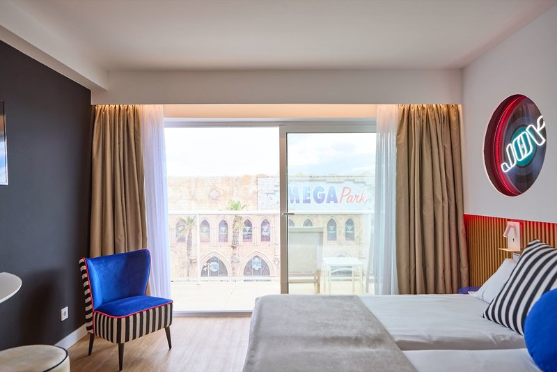 Universal Hotel Neptuno 15