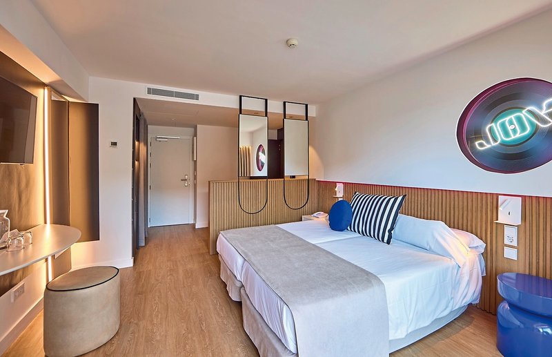 Universal Hotel Neptuno 6