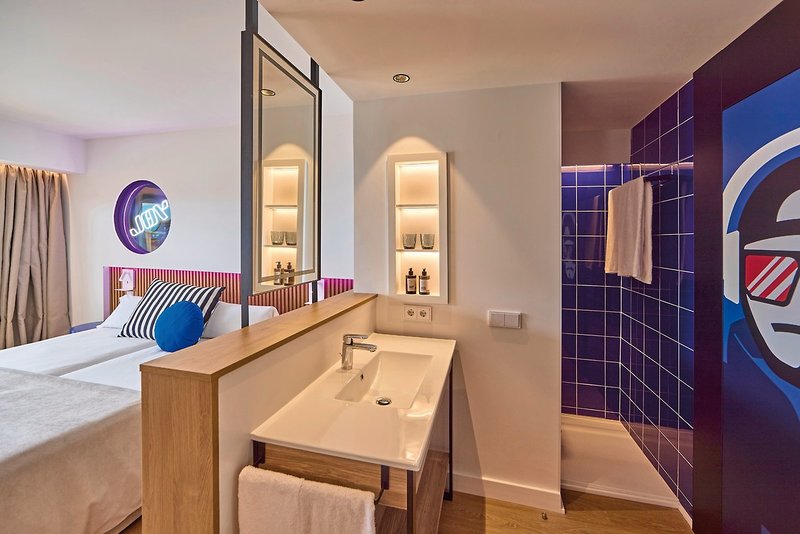 Universal Hotel Neptuno 11