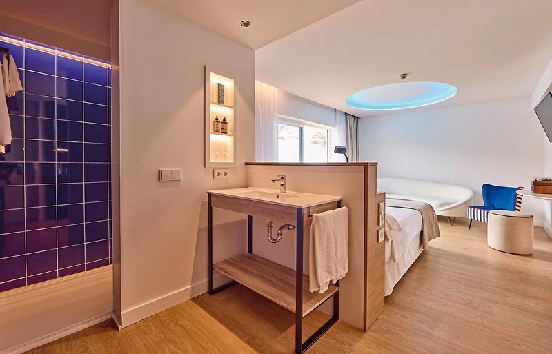 Universal Hotel Neptuno 12