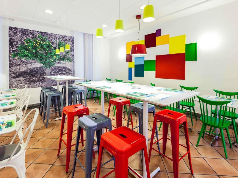 ibis Styles Napoli Garibaldi 4