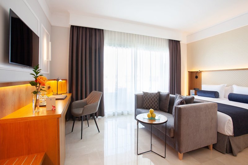 Grupotel Playa de Palma Suites & Spa 17