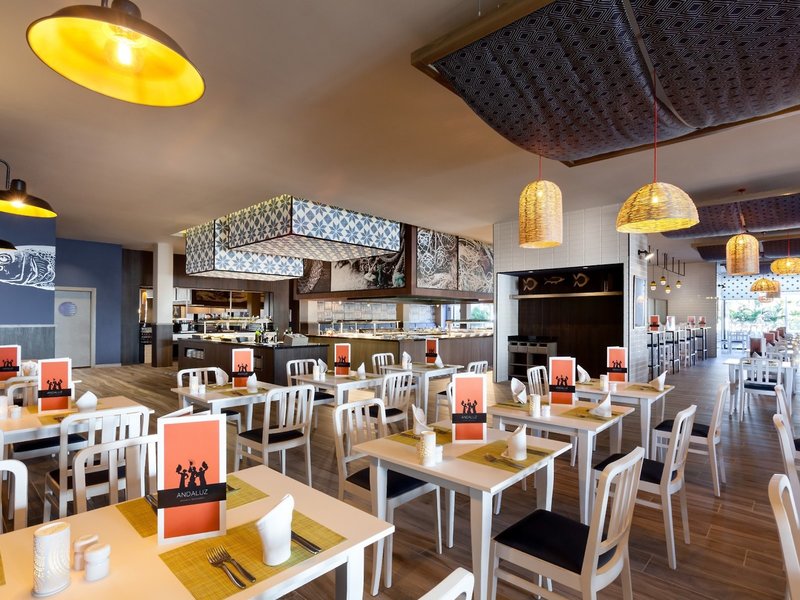 Hotel Riu Chiclana 12