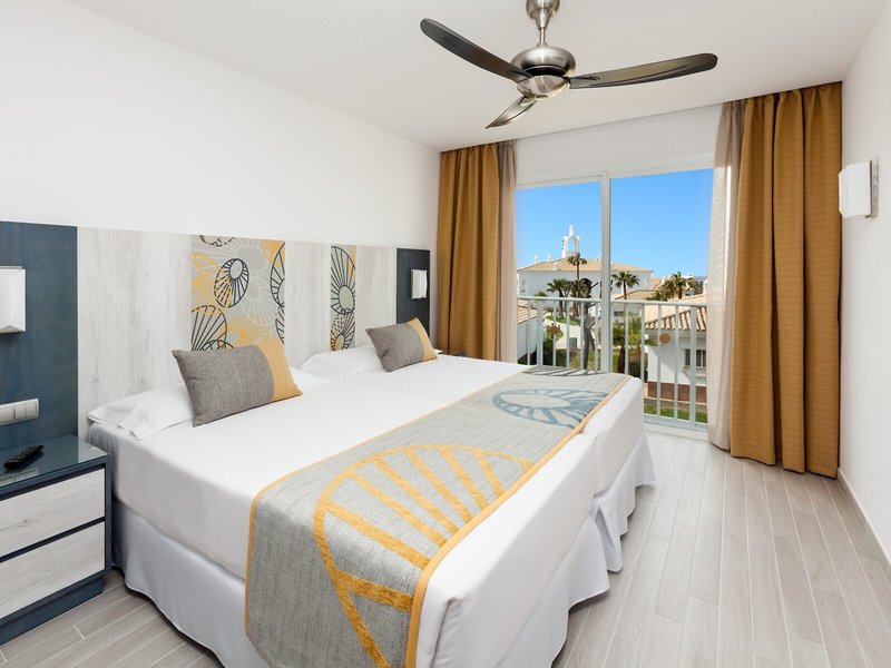 Hotel Riu Chiclana 36