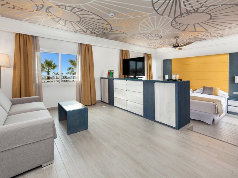 Hotel Riu Chiclana 30