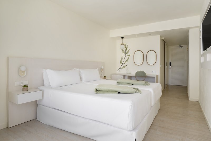 Iberostar Waves Cristina 19