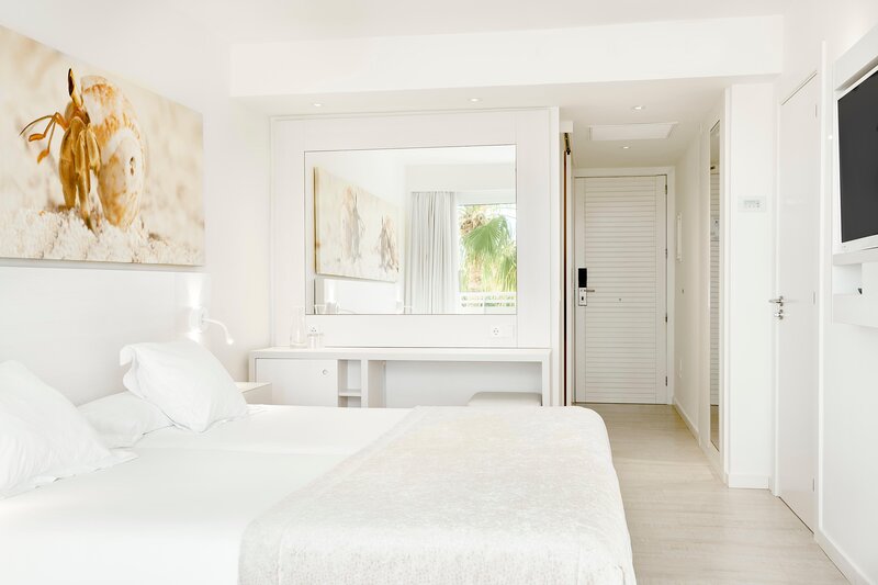 Iberostar Waves Cristina 53