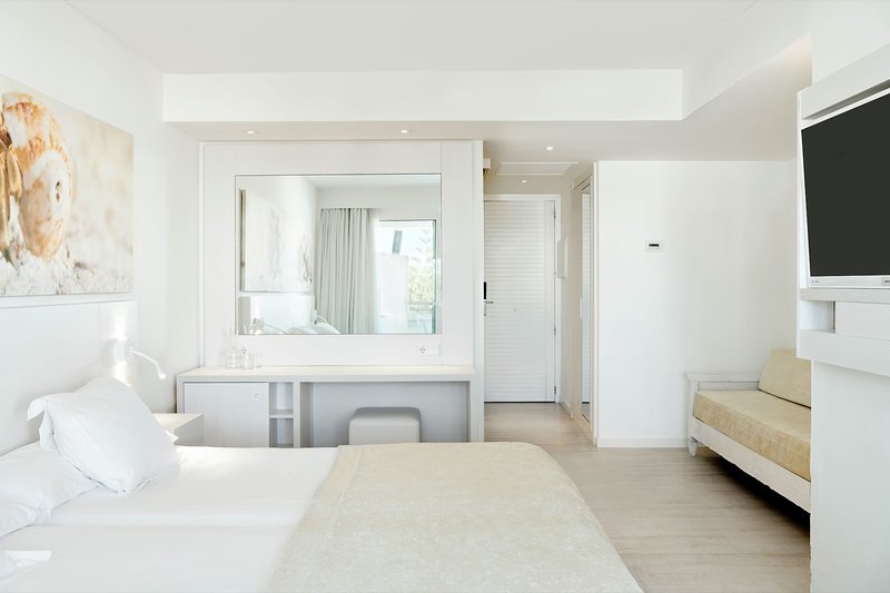 Iberostar Cristina 18